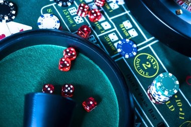 Live dealer at akun slot Wild Coaster blackjack table with HD camera